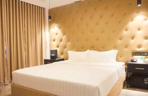 Tabaco City Hotel | The Blu Hotel