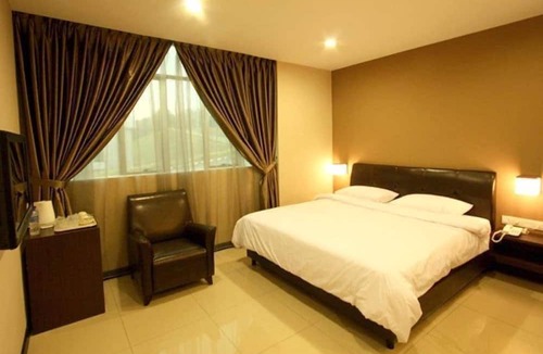 Kluang Hotel | Capital O Rail Hotel