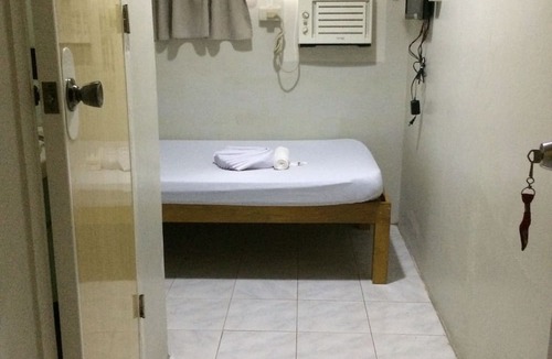 Dumaguete Hostel | CRISFILS LODGE INCORPORATED