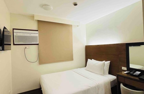 Ermita Night District Hotel | Pearl Lane Hotel