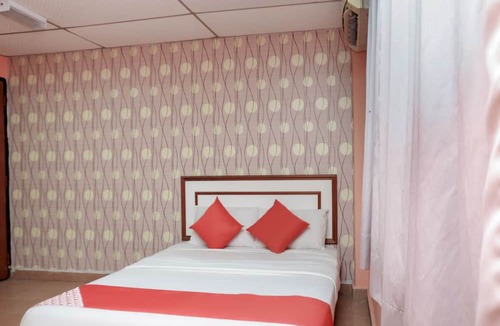 Dusun Nyior Hotel | OYO 90167 Hotel Tiara