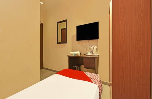 Pasir Gudang Hotel | OYO 90510 Hotel Sahara
