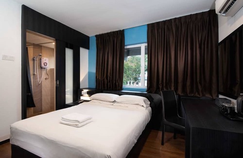 Taman Selamat Hotel | Hotel Waterfall