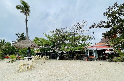 Logon Hotel | OYO 853 Malapascua Beach And Dive Resort