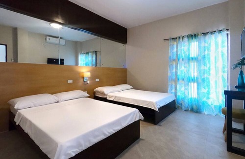 Puerto Galera Hotel | Rold and Roub Home Suites by Cocotel