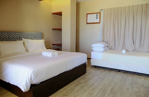 Cadiz City Hotel | Lakawon Island Resort