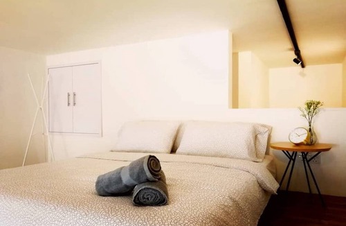 Bangsar Condo | Cozy Couple Ciy Loft. 3 Min Walking distance to LRT. 1 Station to KL Sentral.