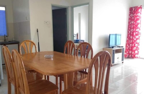 Taman Haji Zainal House | Sunshine Bay Resort Port Dickson