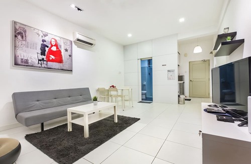 Taman Mount Austin Apartment | Akademik Suites