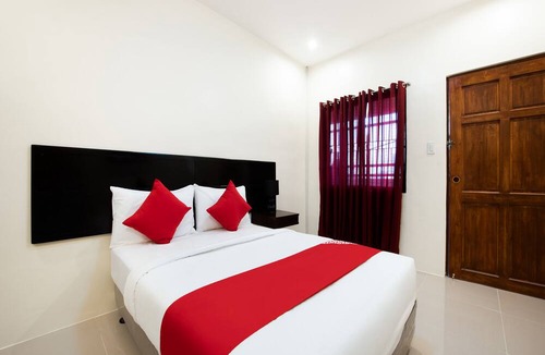 Sampaloc Hotel | OYO 490 V-cat Apartelle