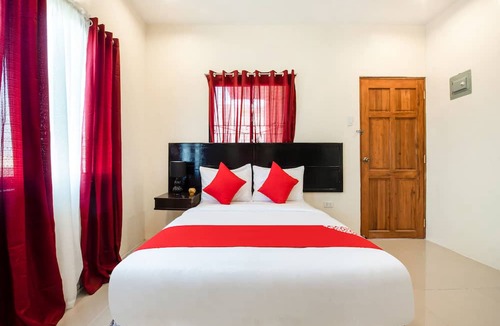 Sampaloc Hotel | OYO 490 V-cat Apartelle