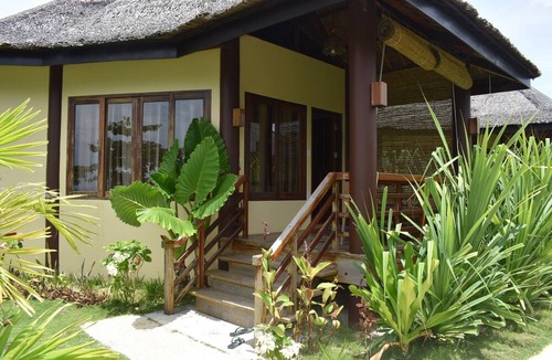Catangnan Hotel | Jonas & Twins Resort