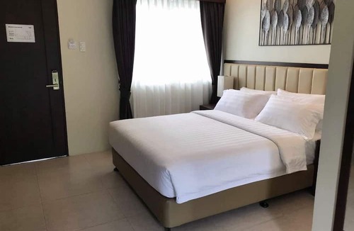 Dumaguete Hotel | Rovira Suites
