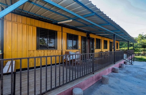 Cherating Hotel | OYO 89873 Nurbayu Chalet