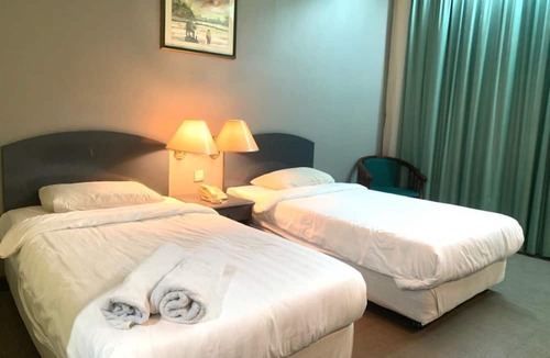 Mentakab Hotel | Super OYO Capital O 90146 Alh Continental Resort