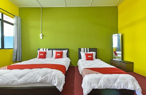 Kampung Penarik Hotel | OYO 90744 Bari Indah Beach Resort