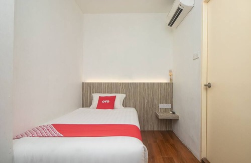 Sarikei Hotel | OYO 90102 7 Days Lodge