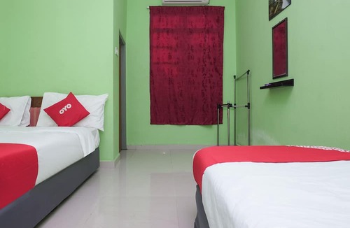 Kawasan Perindustrian Chendering Hotel | OYO 90018 River Village Hotel