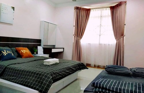 Kampung Permatang Masjid House | Modern CozyDouble Semi-D 5BedRoom HOUSE 14PAX