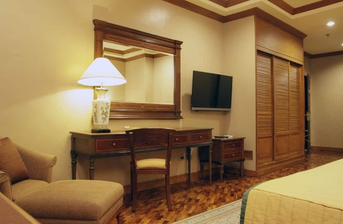 Pio del Pilar Hotel | Herald Suites