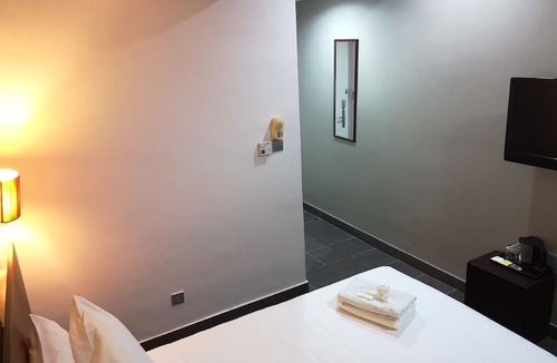 Kampung Surabaya Hotel | Tune Hotel - Waterfront Kuching