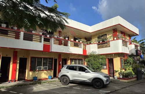 Legazpi Hotel | RedDoorz near Mariners Legazpi