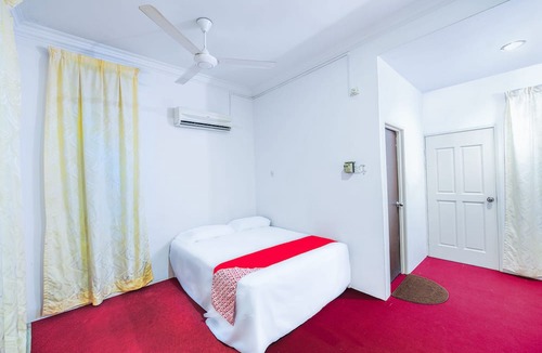 Kampung Bukit Tumboh Hotel | SPOT ON 89954 D'yan Chalet