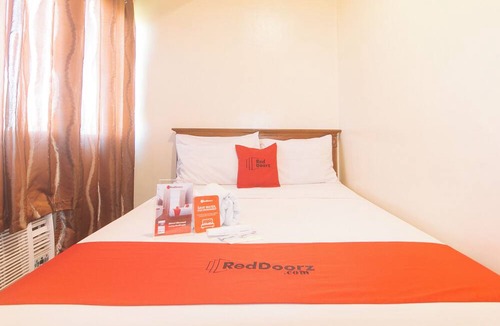 Moonwalk Hotel | RedDoorz @ Moonwalk Paranaque