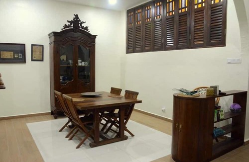 Bukit Baru House | Atap Homestay