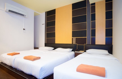 Taman Johor Jaya Hotel | Hotel Holmes