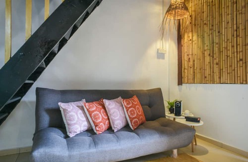 Kampung Jawa House | Ohana House HQ
