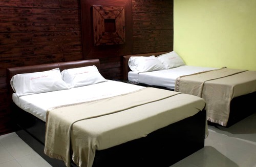 Highway Hills Hotel | Bermuda Hotel and Restaurant