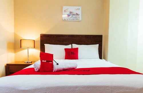 Palanan Hotel | RedDoorz near Osmena Highway 1