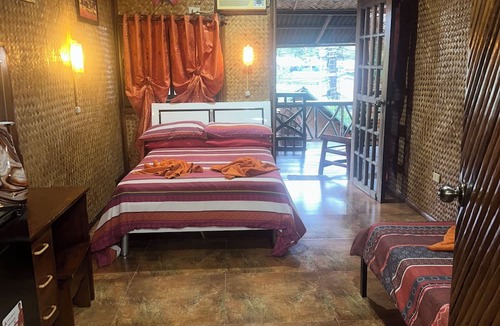 Puerto Princesa City Centre Hotel | Lala Panzi