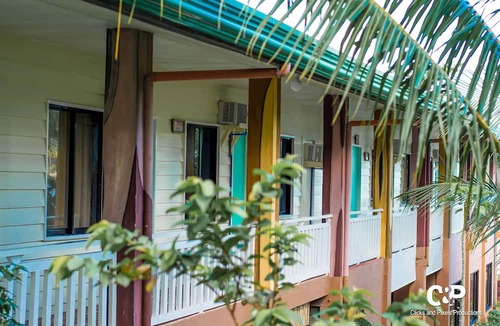 Hinatuan Hotel | Rock Island Resort