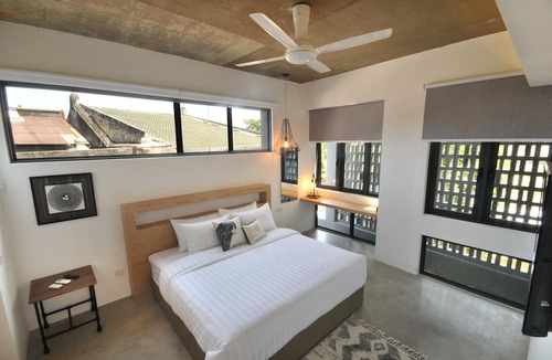 Taman Melaka Raya Hotel | The Nest House