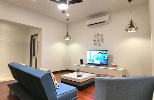 Downtown George Town House | iBook8 Superior 1 Bedroom Gurney Suites by iBook Homestay