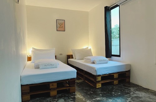 Basdiot Hostel | Pig Dive Hostel