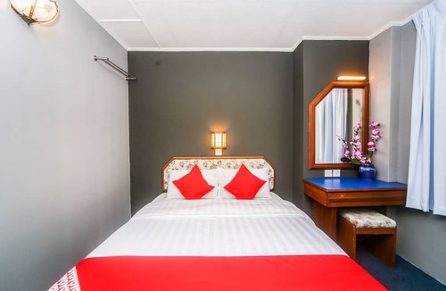 Sandakan Hotel | Super OYO 1026 Hotel Lutana