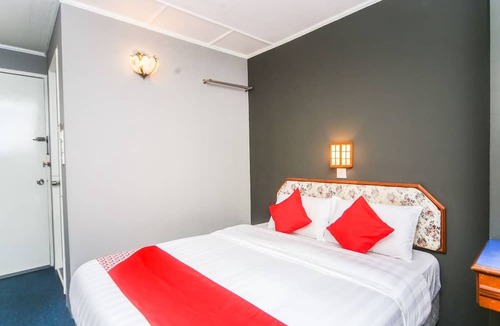 Sandakan Hotel | Super OYO 1026 Hotel Lutana