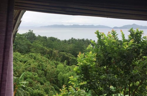 El Nido House | Vue grand hilltop