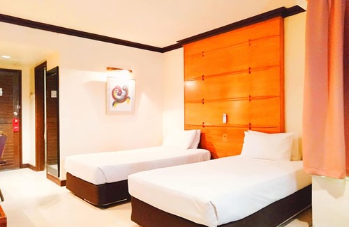 Kampung Ru Tapai Hotel | Sutra Beach Resort