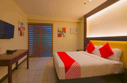 Bagong Pag-asa House | OYO 115 Northridge Mansions