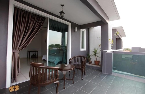 Taman Nyior Setali House | Millenium Maison Home