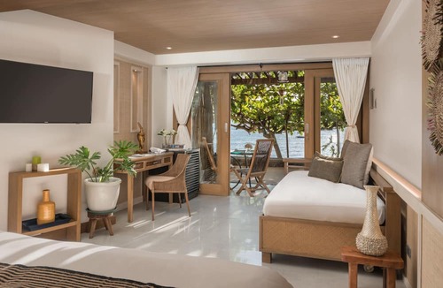 Bagalangit Hotel | Vivere Azure