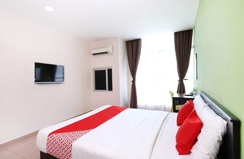 Bahau Hotel | OYO 816 Hotel De Kiara