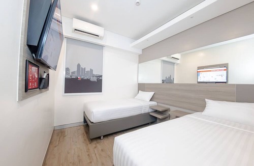 Bonifacio Global City Hotel | Red Planet BGC The Fort