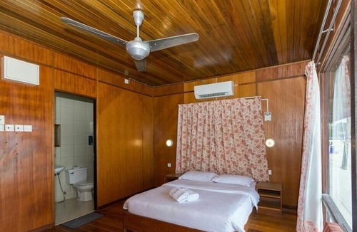 Lubok Buaya Cottage | Seaview Chalet #1 Beachfront Cenang Beach