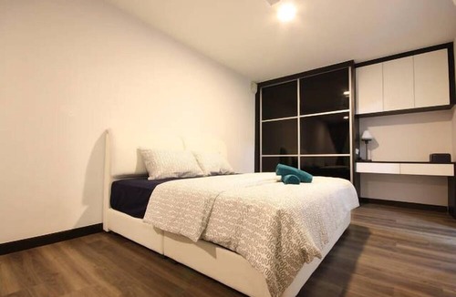 George Town Apartment | SH Penthouse Maritime City View