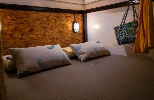 Tagbilaran Hostel | Spinning Cat Hostel - Adults Only